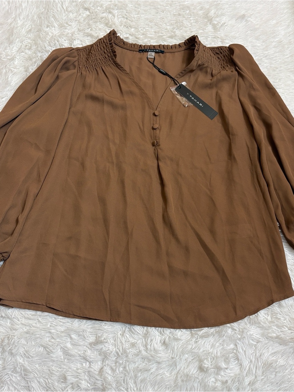 NWT T. Tahari Hazelnut Smock Long Sleeve V-Neck Blouse In Size L